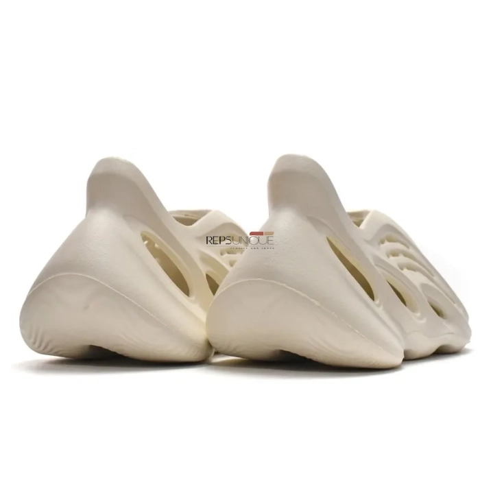 Yeezy Foam Runner Sand Colorway Lightweight Breathable Slip On Shoes