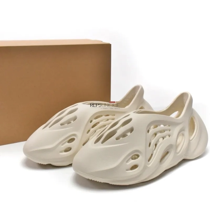 Yeezy Foam Runner Sand Colorway Lightweight Breathable Slip On Shoes