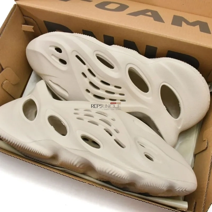 Yeezy Foam Runner Sand Colorway Lightweight Breathable Slip On Shoes