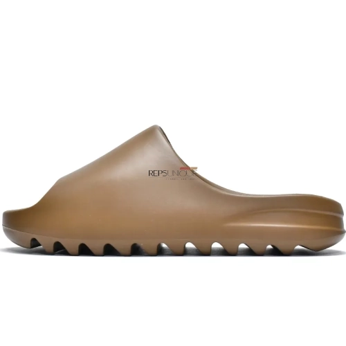 Yeezy Slide Core Classic Comfort and Style for Everyday Wear